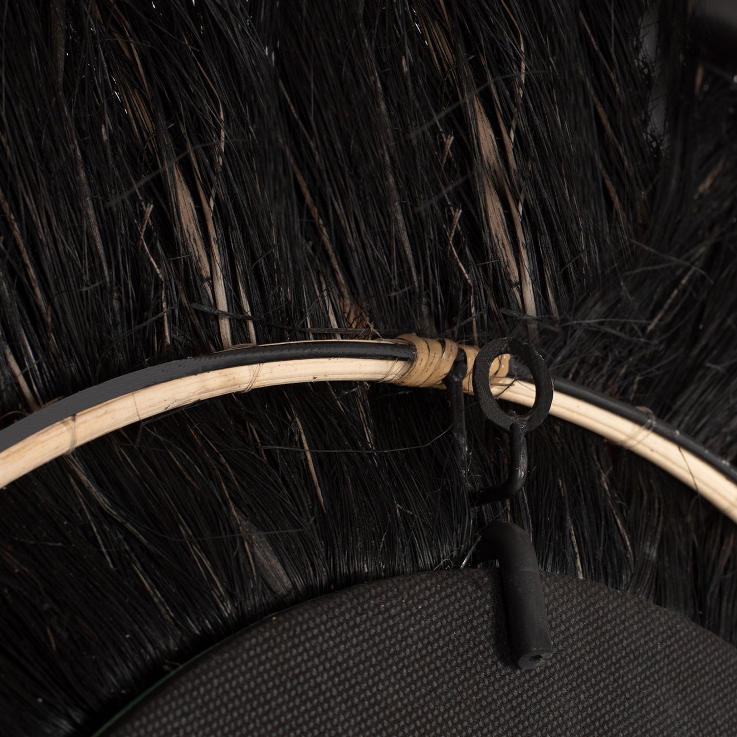 Mirror Round Abaca Fibers Frame In Natural And Black Color 70x4x70hcm.hm7737