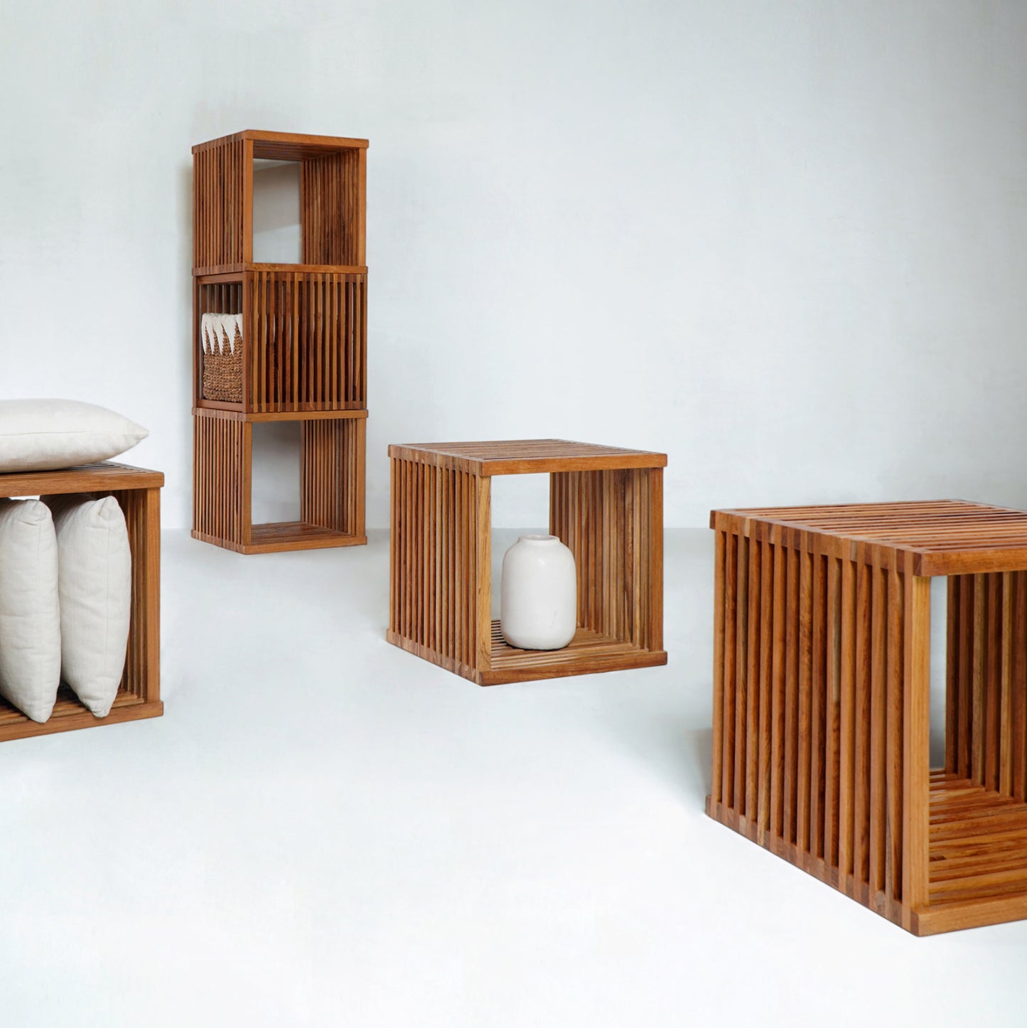 Side Table Cube 1-piece Made Of Teak Wood Hm9482 40x40,5x40,5h Cm.
