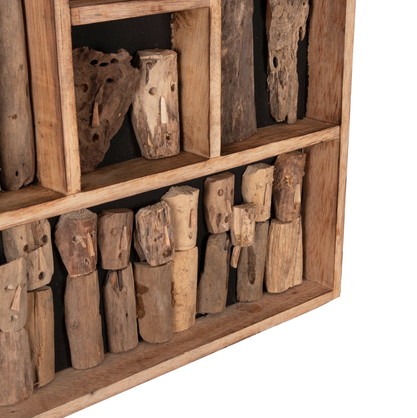 Wall Decoration Myst Hm4275 Frame With Figurines Made Of Driftwood 60x5x80hcm.