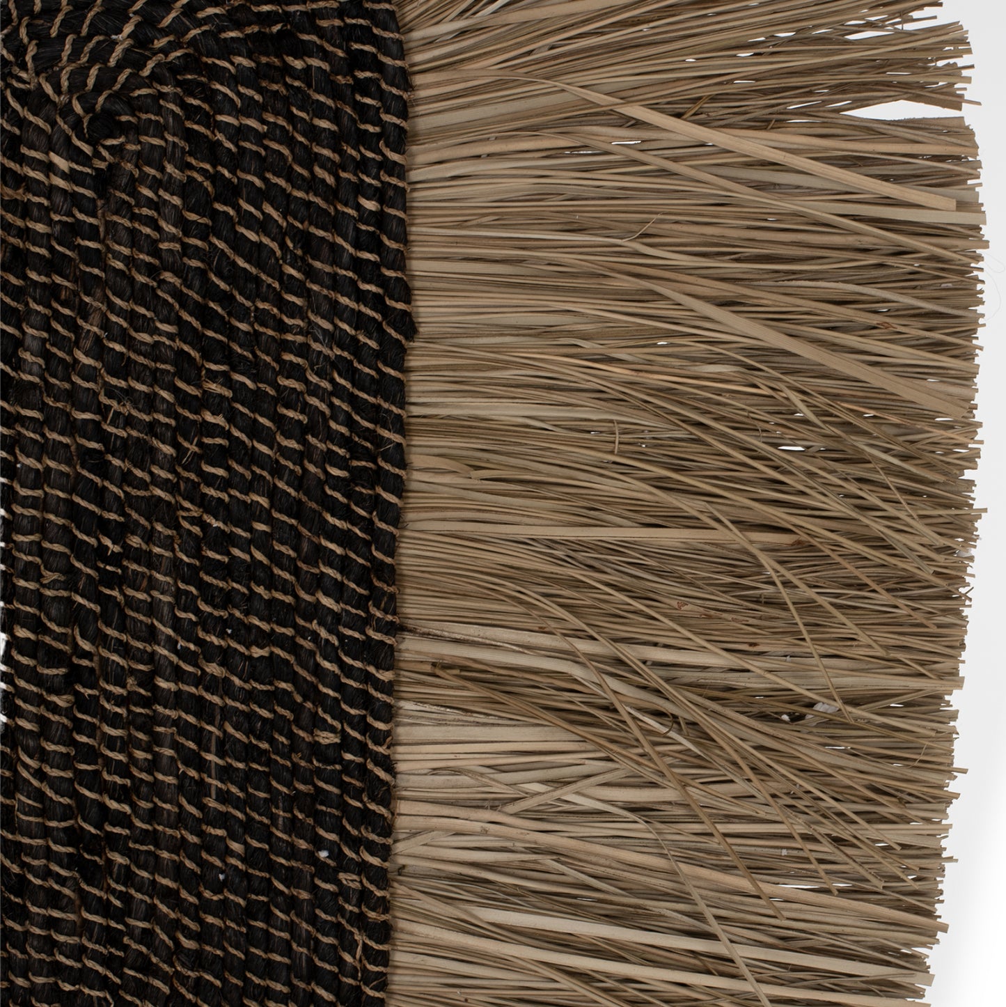 Wall Decor Oval Made Of Grass And Abaca Fibers In Natural Color 60x5x90hcm.hm7795