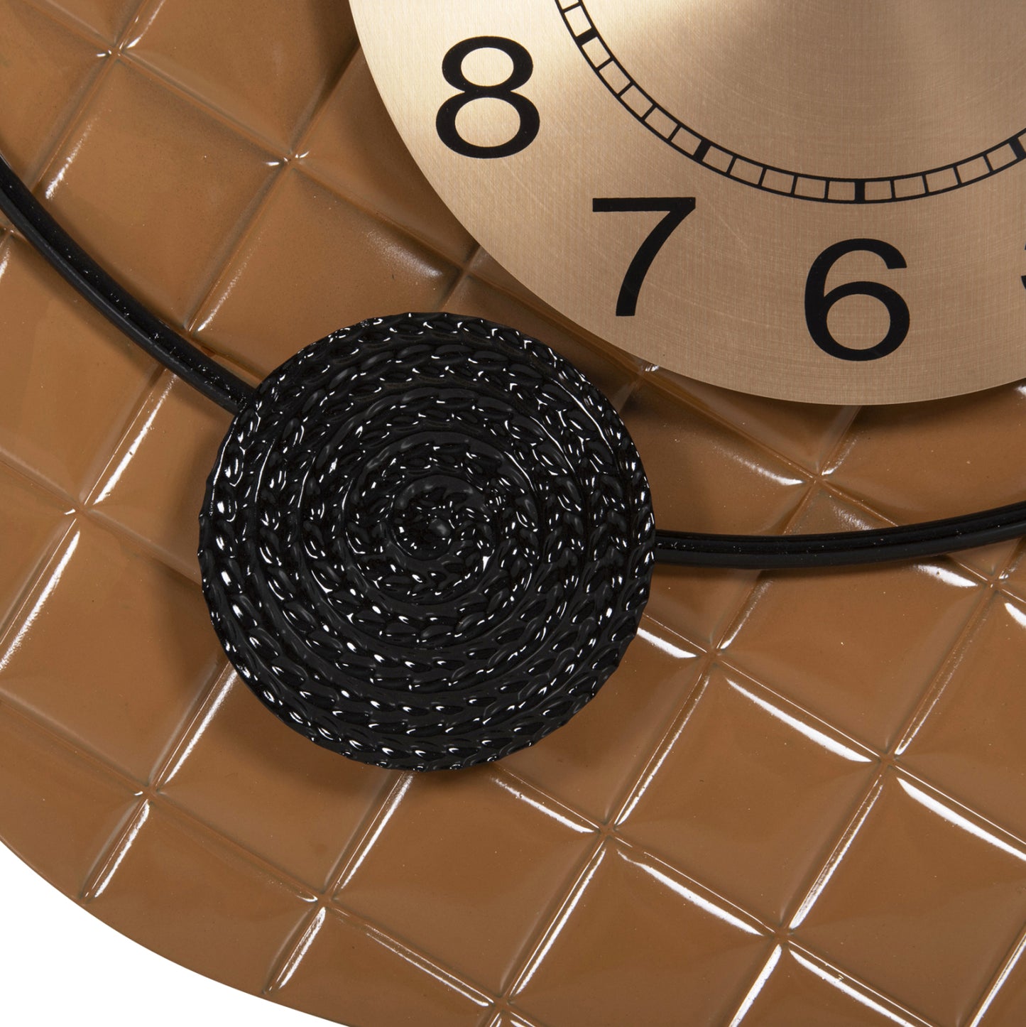 Wall Clock Hm4204 Metal In Gold With Black Pointers 50x63cm.