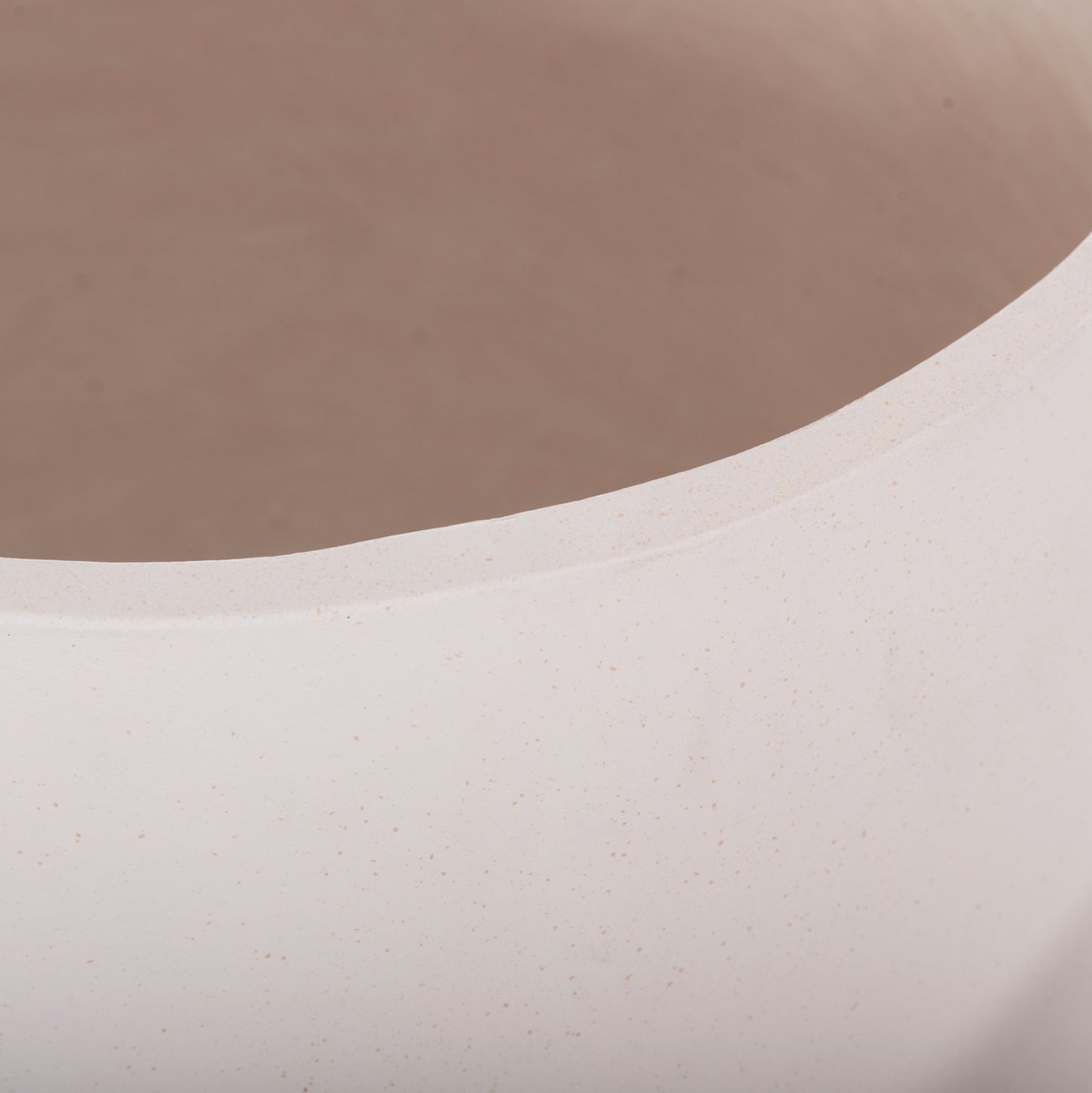 Set 3 Pots/vases With Teak Bases Tryll Hm4681.02 Fiber Cement In White