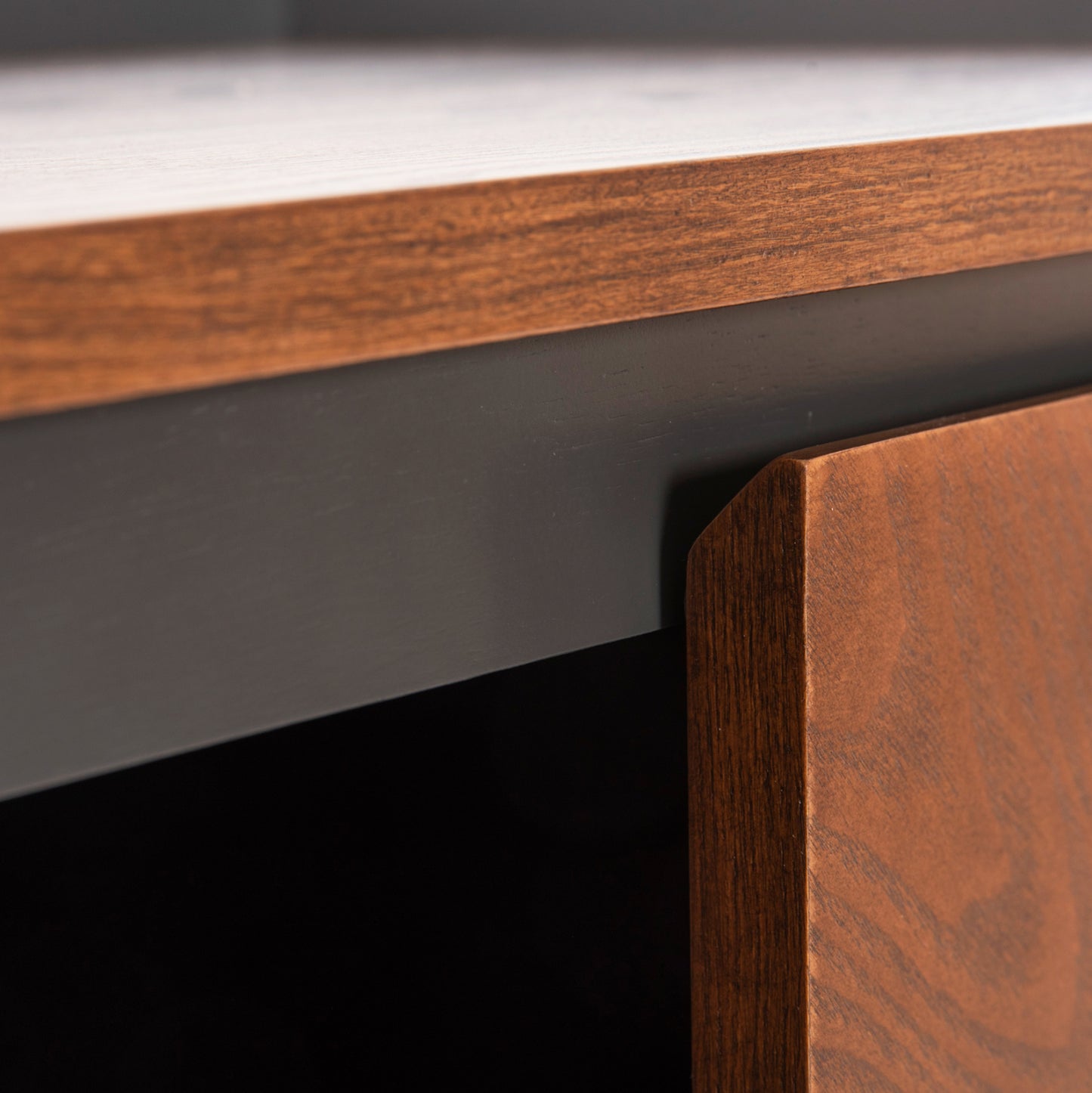 Set 2pcs Sideboard & Tv Stand Been Hm21344 Mdf With Walnut Wood Veneer